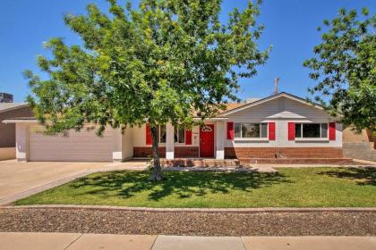 Home with Private Pool 2 mi to Old town and Papago Park Arizona