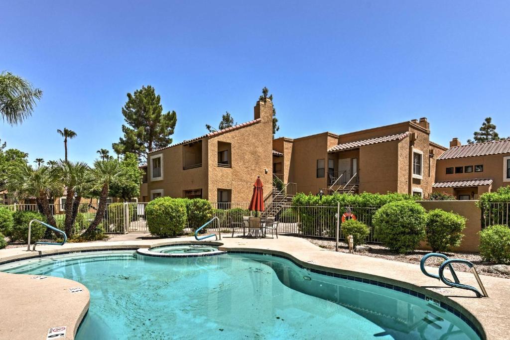 Condo with Tennis Court Less Than half Mi to Scottsdale Stadium - main image
