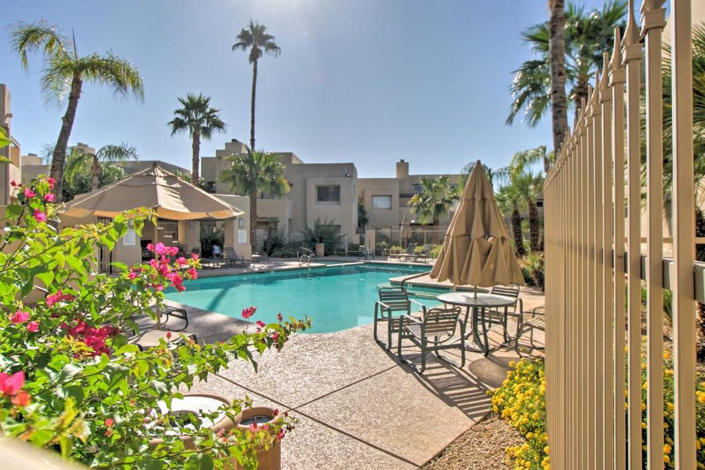 Chic Condo with Patio Gym and Pool 9 Mi to Old Town! - image 4