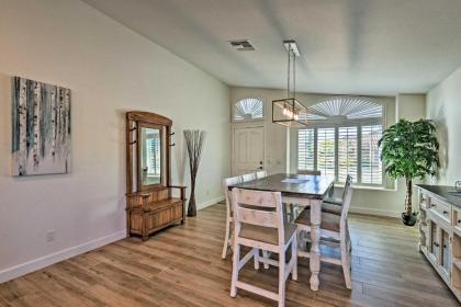 Luxe Scottsdale Abode with Outdoor Oasis 2Mi to Golf - image 4