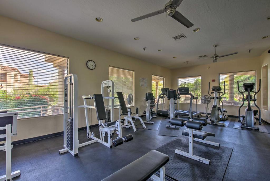 Scottsdale Escape with Community Pool Golf and Tennis - image 4