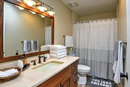 Stylish Condo with Pool and Lake 16 Mi to DT Phoenix! - image 5