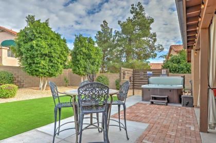 Fenced Hot Tub and BBQ Oasis Modern Scottsdale Home - image 9