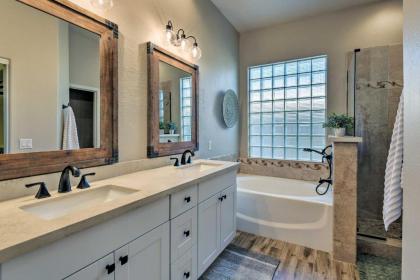 Upscale Scottsdale Getaway - Near Kierland Commons - image 11