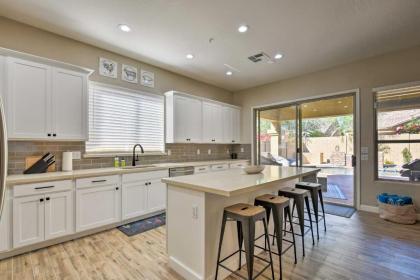 Upscale Scottsdale Getaway - Near Kierland Commons - image 9
