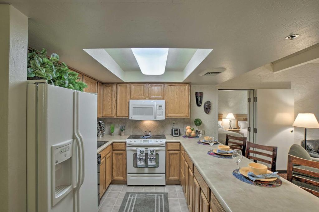 Cozy Condo with Pool Walk to Salt River Fields! - main image