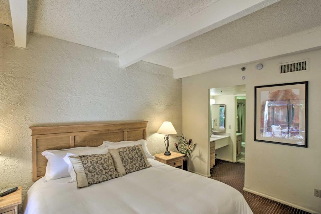 Cozy Condo with Pool Walk to Salt River Fields! - image 2