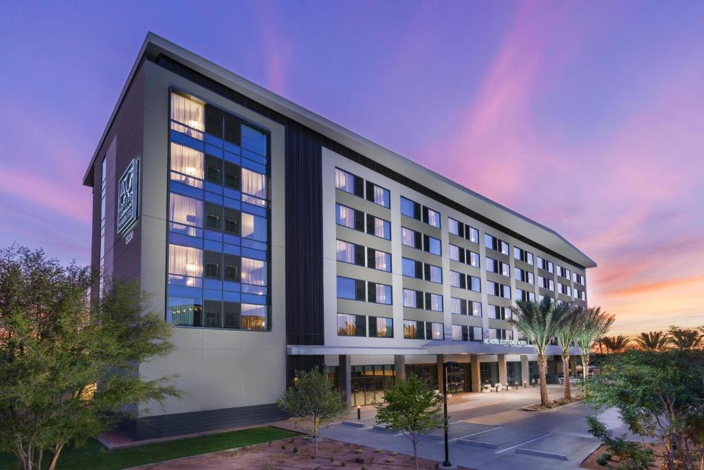 AC Hotel Scottsdale North - image 2