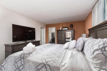 Northland Glam 3BR by Casago - image 3