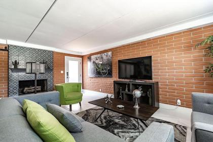 Northland Glam 3BR by Casago - image 4