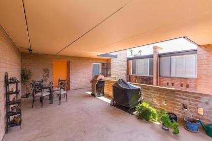 Northland Glam 3BR by Casago - image 8