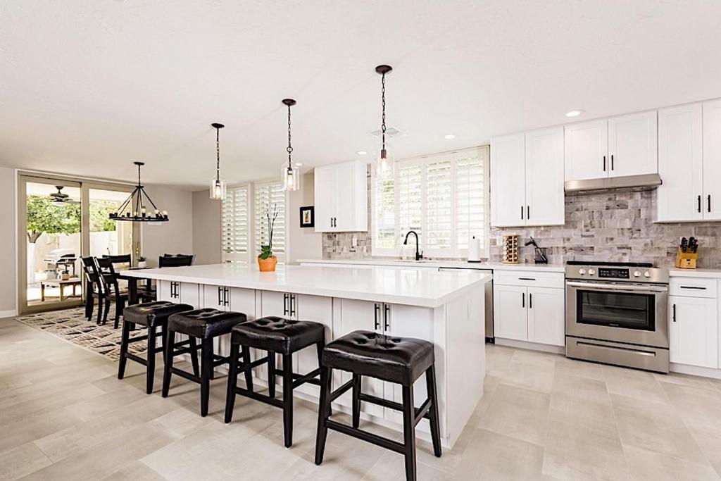 Luxury at the Sands - 3 Bedroom by Casago - main image