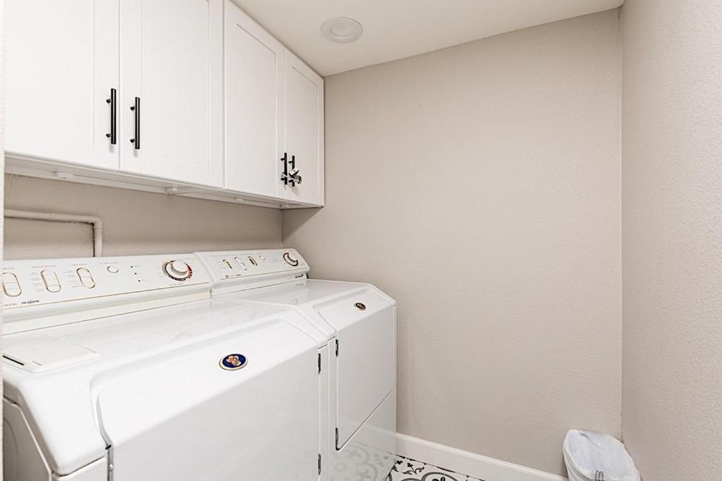 Luxury at the Sands - 3 Bedroom by Casago - image 2