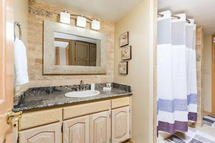 Paradise Retreat 4BR by Casago - image 10