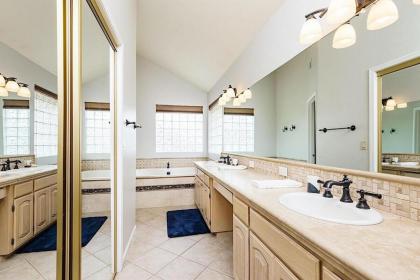 Paradise Retreat 4BR by Casago - image 13