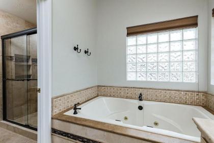 Paradise Retreat 4BR by Casago - image 6