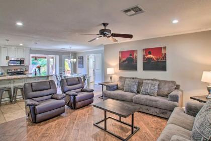 Luxe Desert Oasis with Putting Green and Hot Tub! - image 4