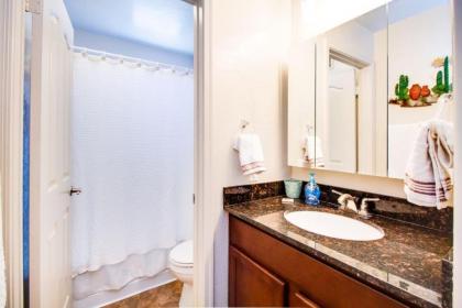 Beautiful Condo in Prime Scottsdale Location! - image 12