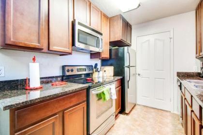 Beautiful Condo in Prime Scottsdale Location! - image 14