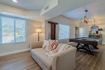 Private Adobe Home with Backyard Oasis in Scottsdale - image 7