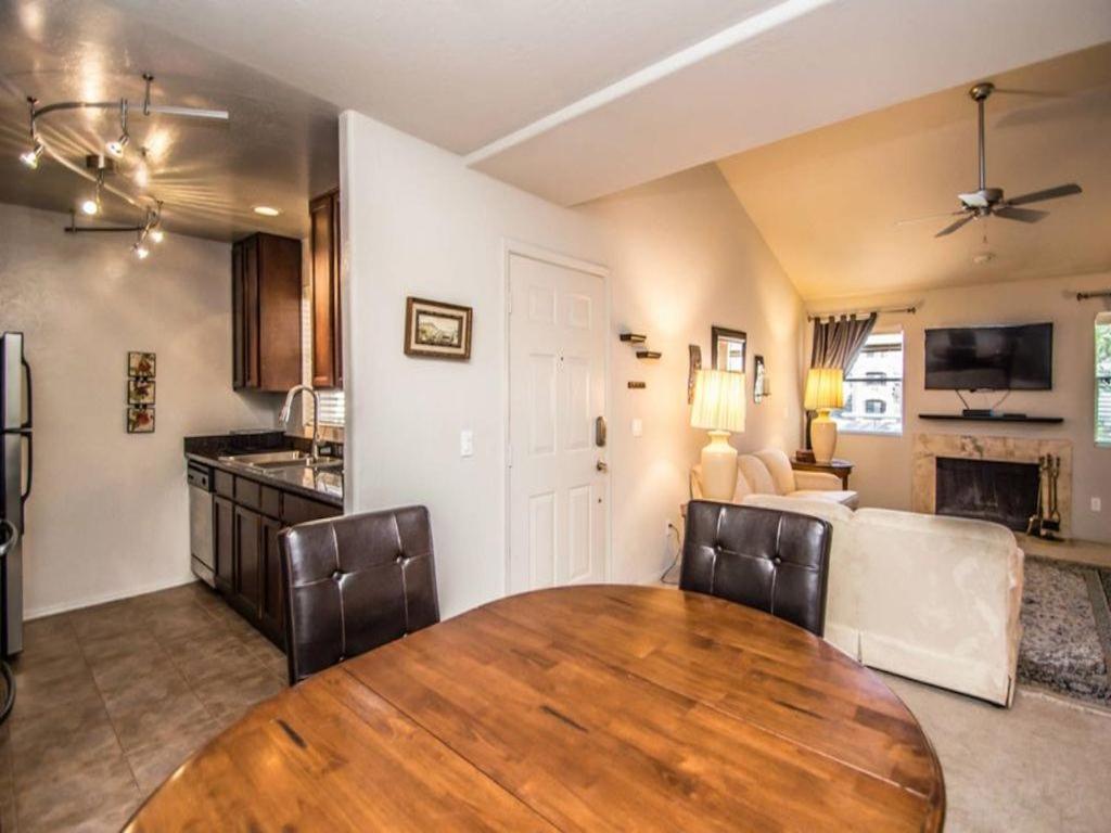 Great North Scottsdale Condo! - image 5
