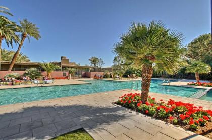 Condo with Pool and Patio 5 Mi to Old Town Scottsdale