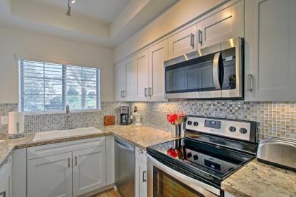 Condo with Pool and Patio 5 Mi to Old Town Scottsdale - image 10