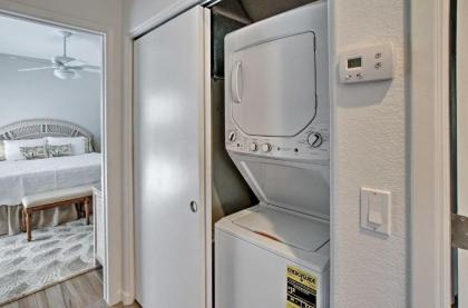 Condo with Pool and Patio 5 Mi to Old Town Scottsdale - image 16