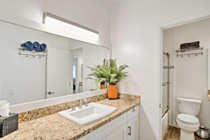 Condo with Pool and Patio 5 Mi to Old Town Scottsdale - image 18