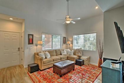 Condo with Pool and Patio 5 Mi to Old Town Scottsdale - image 8