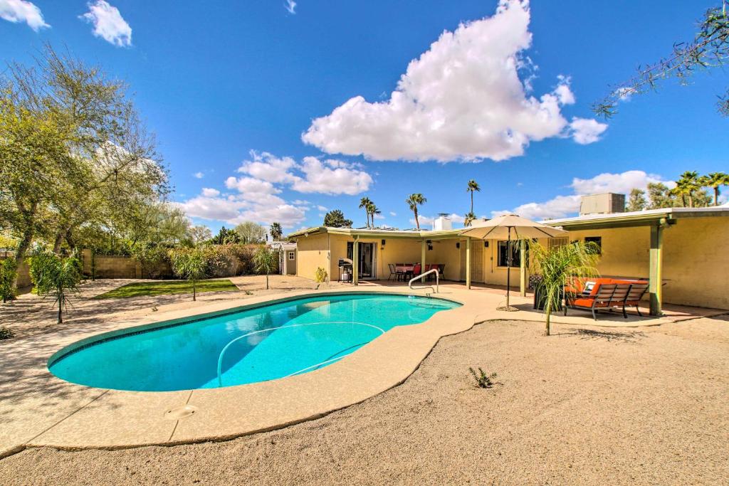 Stylish Scottsdale Home with Yard Pets Welcome - main image