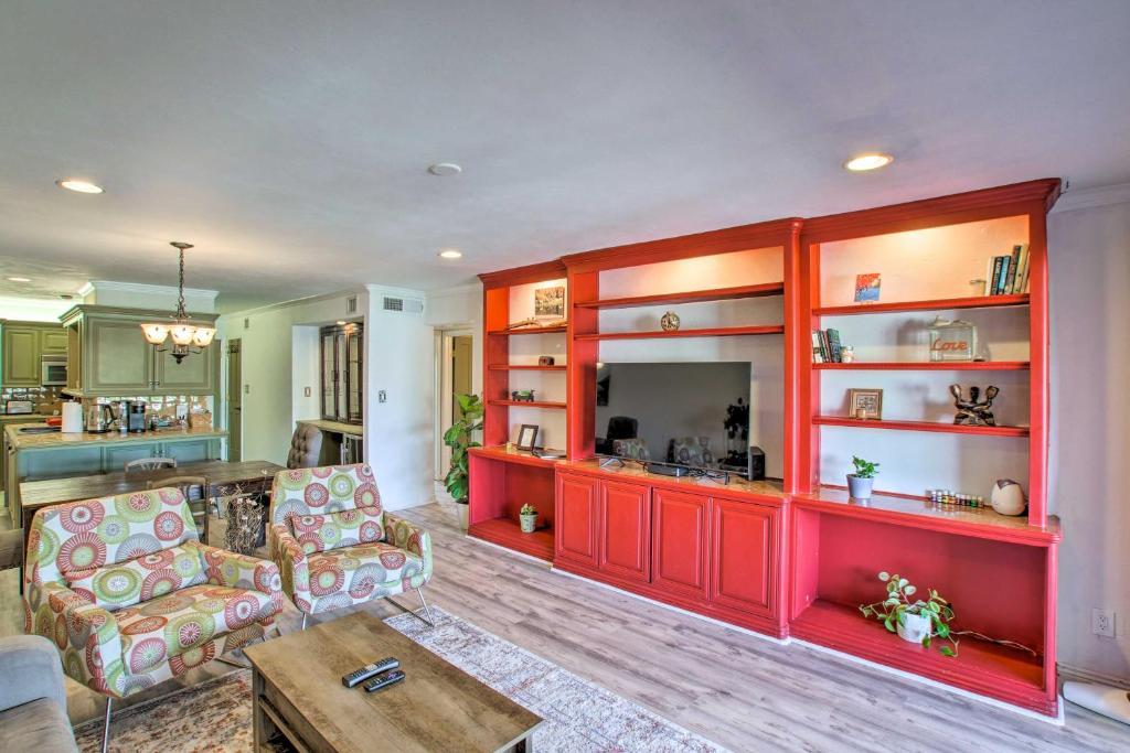 Scottsdale Condo with Pool 1 Mi to Old Town! - image 5