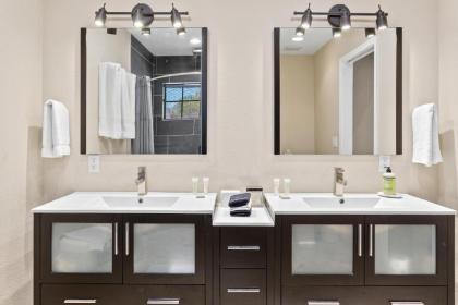 Scottsdale's Elegance - image 11