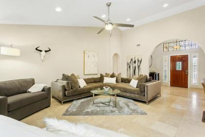 Scottsdale's Elegance - image 18