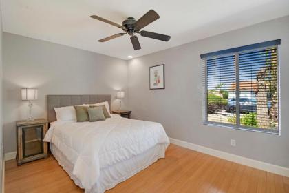4 bdr Two Master suite billiards & desert oasis pool - image 10