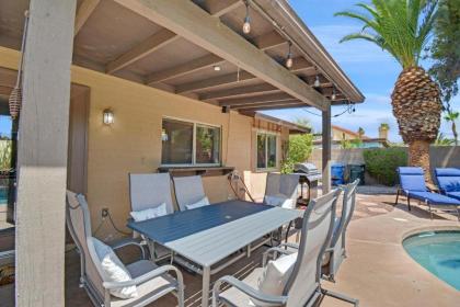 4 bdr Two Master suite billiards & desert oasis pool - image 7