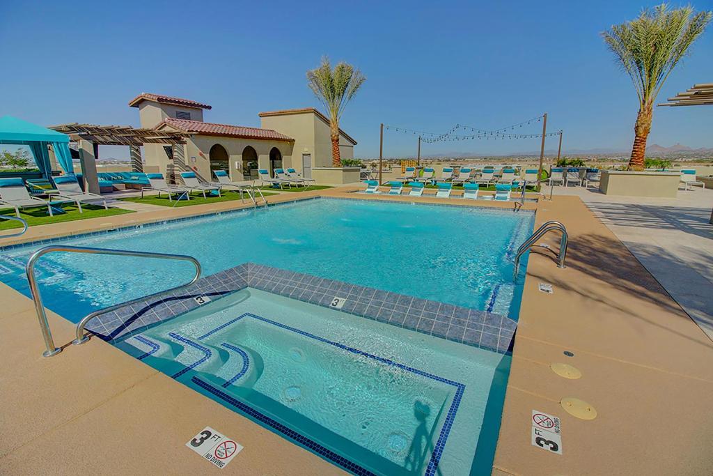Rooftop Pool-Views-Close to Kierland with Parking-C4419 - image 5