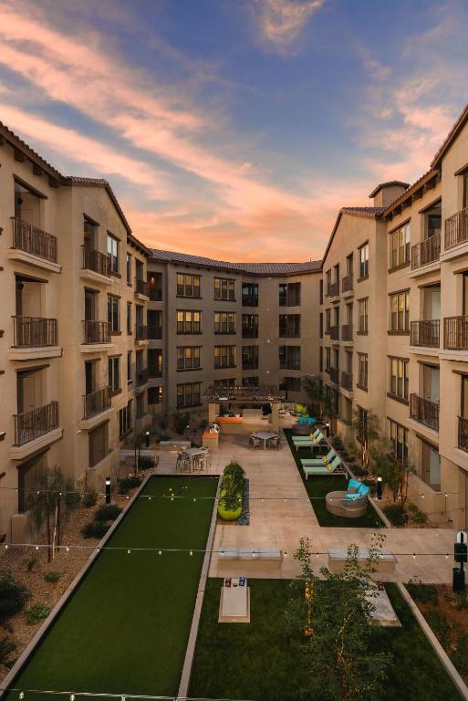 Rooftop Pool-Views-Close to Kierland with Parking-C4419 - image 6