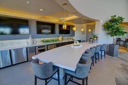 Rooftop Pool-Views-Close to Kierland-C4404 - image 11