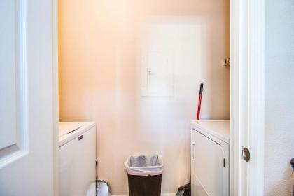 Remodeled 1 Bdrm Condo in North Scottsdale - image 13