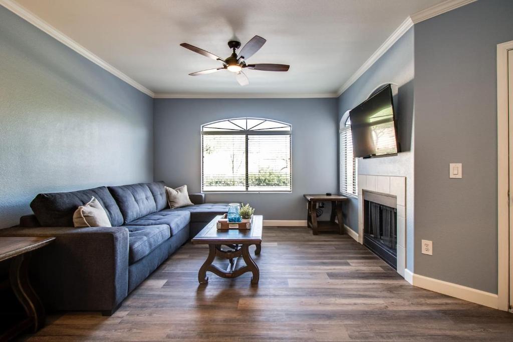 Remodeled 1 Bdrm Condo in North Scottsdale - image 2