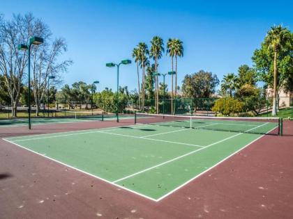 Scottsdale Village Getaway - Luxury Condo - image 11