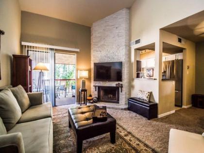 Scottsdale Village Getaway - Luxury Condo - image 7