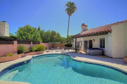 Super Private Backyard with Putting Green Private Pool & Spa - image 12