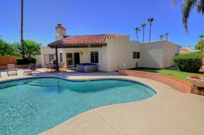 Super Private Backyard with Putting Green Private Pool & Spa - image 13