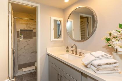 Ultra Modern Old Town Scottsdale 3 Bedroom - image 16