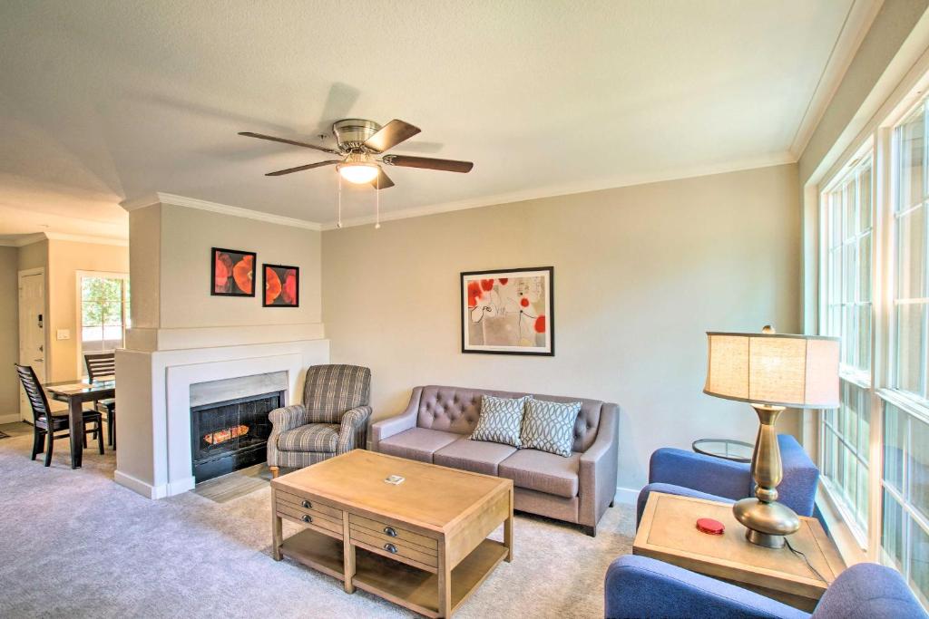 Condo in Heart of Scottsdale with Pool Balcony - main image