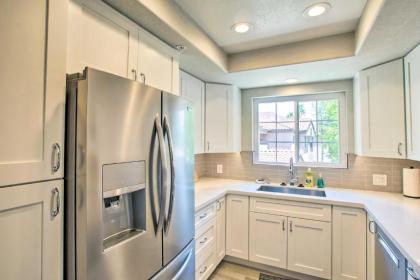 Condo in Heart of Scottsdale with Pool Balcony - image 9