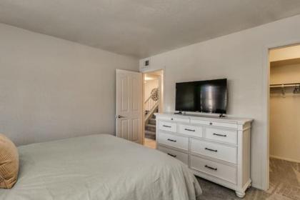North Scottsdale Poolside 2 Bdrm Condo - image 10