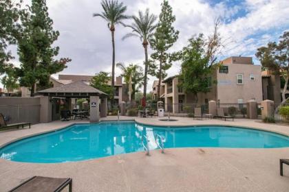 North Scottsdale Poolside 2 Bdrm Condo - image 6
